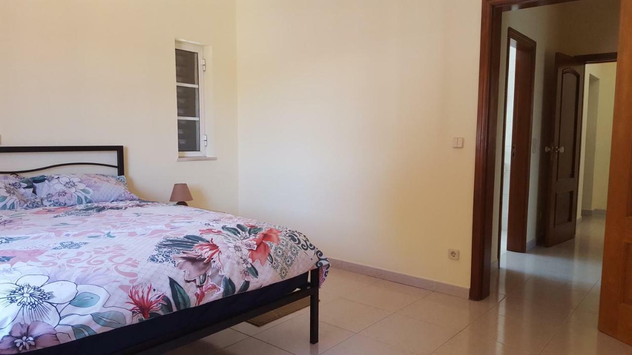 Saraiva'S Guest House Lagos Esterno foto