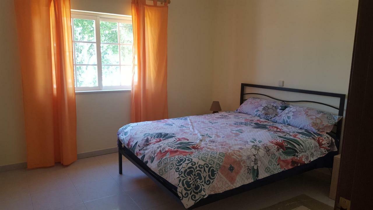 Saraiva'S Guest House Lagos Esterno foto