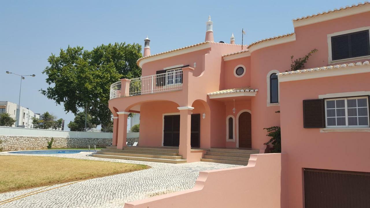 Saraiva'S Guest House Lagos Esterno foto